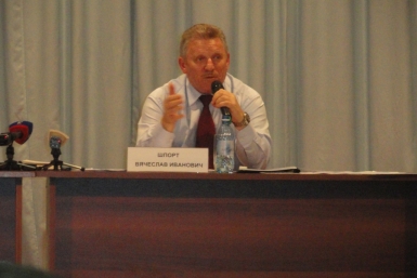 Шпорт: Плюньте вы директору школы в тарелку с супом за такую зарплату Ко Виктория, AmurMedia 